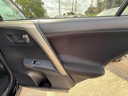 Used 2014 Toyota RAV4 LE FWD image 21