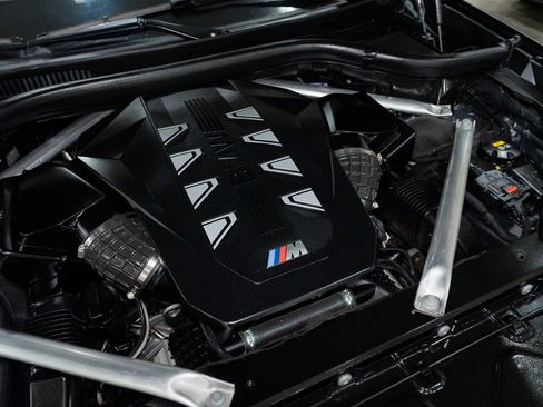 Used 2023 BMW X7 M60i image 78