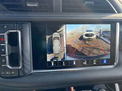 Used 2024 GMC Yukon Denali image 12