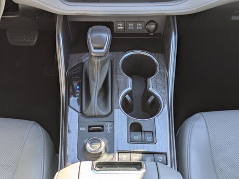 Used 2022 Toyota Highlander Platinum image 22