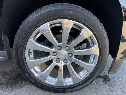 Used 2015 Chevrolet Tahoe LT w/ Luxury Package AWD/4WD image 18