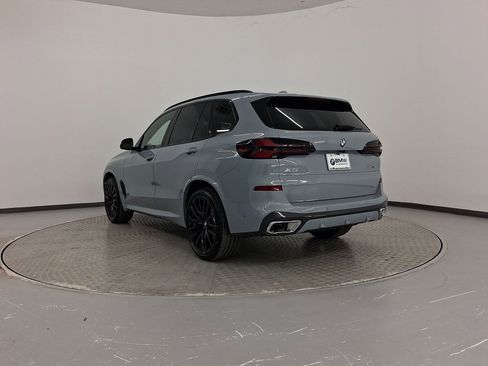 New 2026 BMW X5 sDrive40i image 3