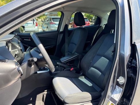 Used 2017 Toyota Yaris iA FWD image 7