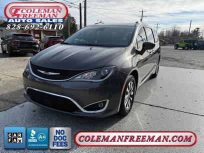Used 2020 Chrysler Pacifica Touring-L Plus w/ Advanced Safetytec Group