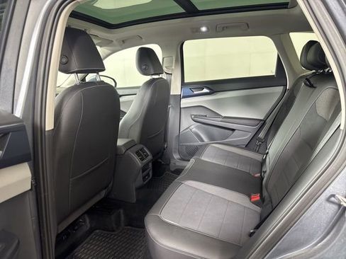 Certified 2024 Volkswagen Taos SE AWD/4WD image 12