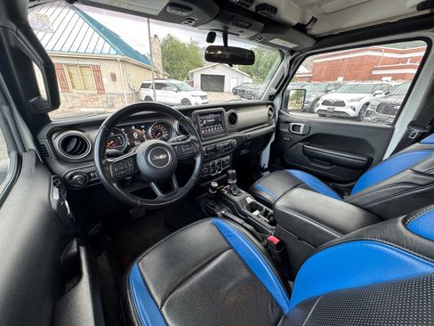 Used 2021 Jeep Gladiator Sport AWD/4WD image 17
