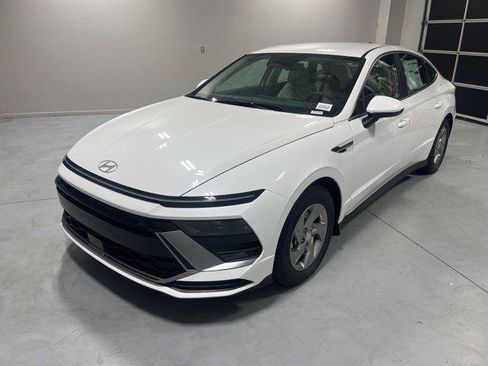 New 2026 Hyundai Sonata SE FWD image 3