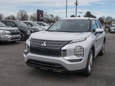 New 2025 Mitsubishi Outlander ES AWD/4WD image 4