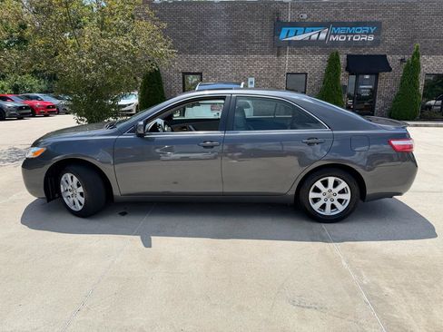 Used 2007 Toyota Camry SE FWD image 8