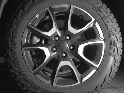 Used 2025 Jeep Compass Trailhawk image 12