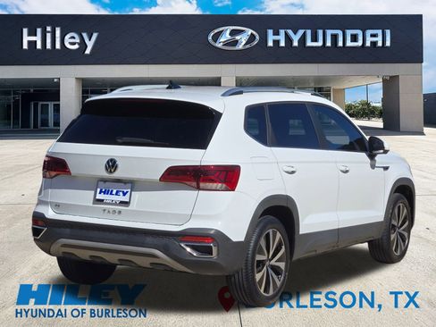 Used 2022 Volkswagen Taos SE image 4