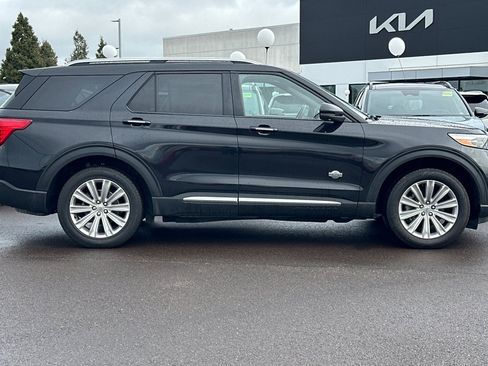 Used 2021 Ford Explorer King Ranch w/ Premium Technology Package image 3
