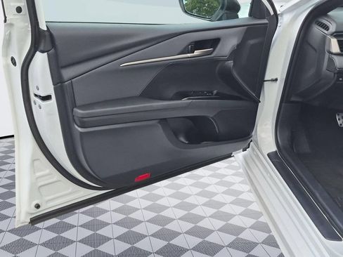 Used 2025 Toyota Camry SE FWD image 10