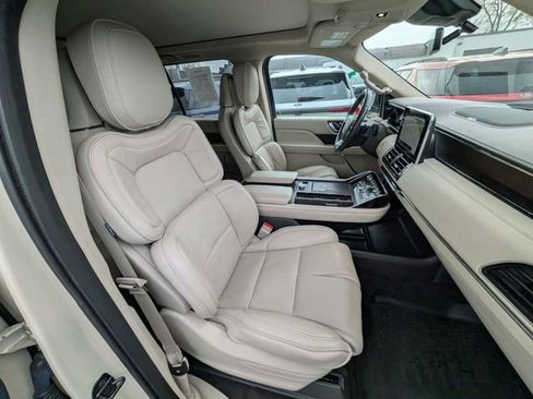 Used 2018 Lincoln Navigator Reserve w/ Technology Package AWD/4WD image 24