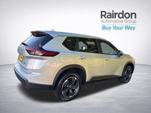 Used 2024 Nissan Rogue SV AWD/4WD image 7