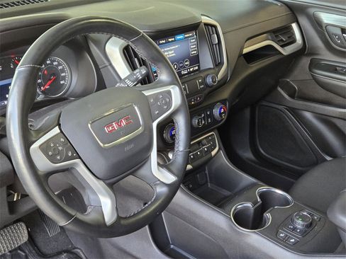 Used 2024 GMC Terrain SLT image 11
