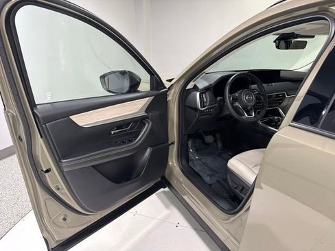 Used 2025 MAZDA CX-70 Plug-In Hybrid w/ Premium Pkg AWD/4WD image 8