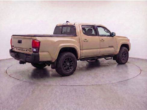 Used 2020 Toyota Tacoma SR5 image 4