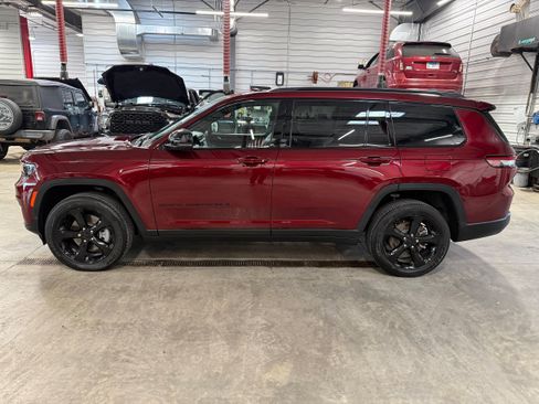 Used 2025 Jeep Grand Cherokee L Altitude AWD/4WD image 37