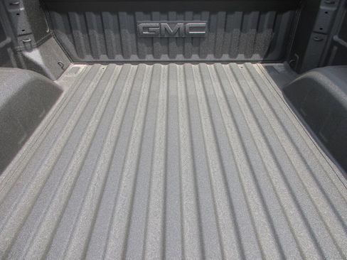 New 2026 GMC Sierra 1500 AT4 w/ AT4 Premium Package AWD/4WD image 9