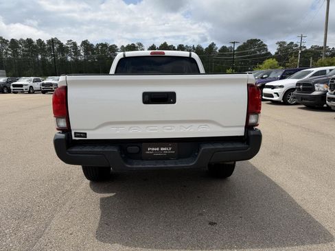 Used 2019 Toyota Tacoma SR RWD image 5