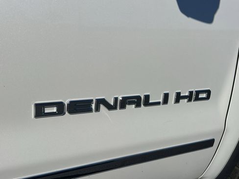 Used 2019 GMC Sierra 2500 Denali w/ Duramax Plus Package image 4