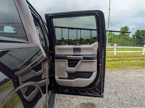 Used 2018 Ford F150 XLT w/ Equipment Group 302A Luxury AWD/4WD image 12