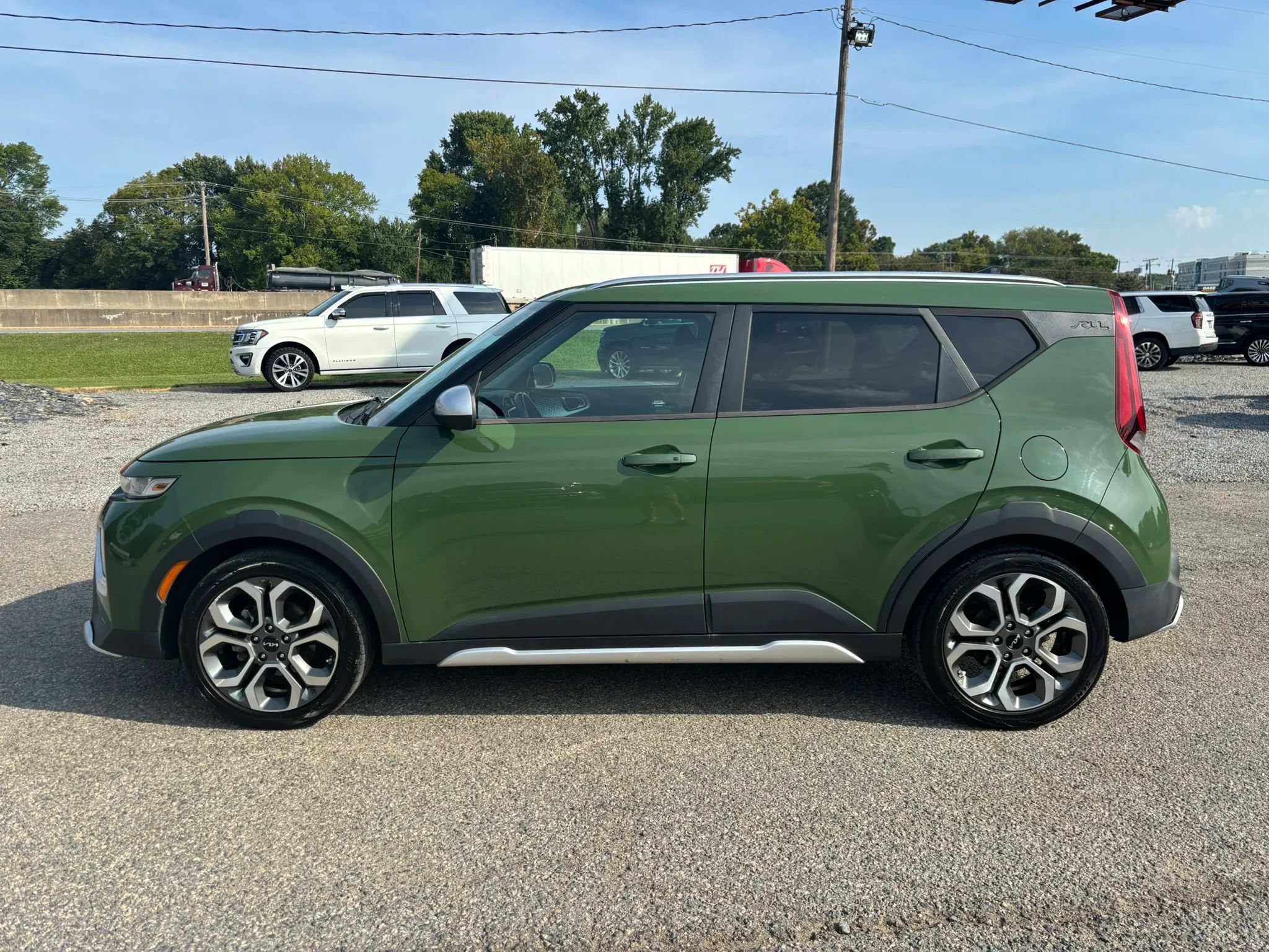 Used 2022 Kia Soul X-Line FWD image 2