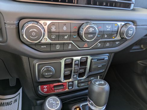 New 2025 Jeep Wrangler Rubicon image 14