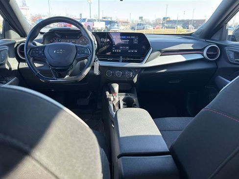 Used 2024 Chevrolet Trax RS w/ Driver Confidence Package image 43