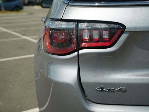 Used 2020 Jeep Compass Latitude w/ Cold Weather Group image 39