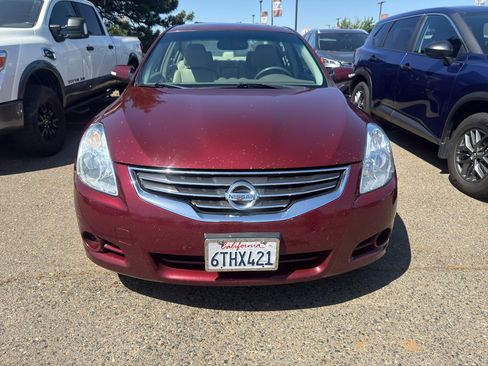 Used 2011 Nissan Altima 2.5 SL w/ 2.5SL Pkg FWD image 2