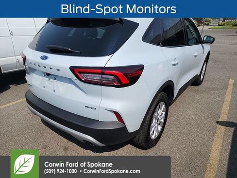 Used 2025 Ford Escape Active AWD/4WD image 2