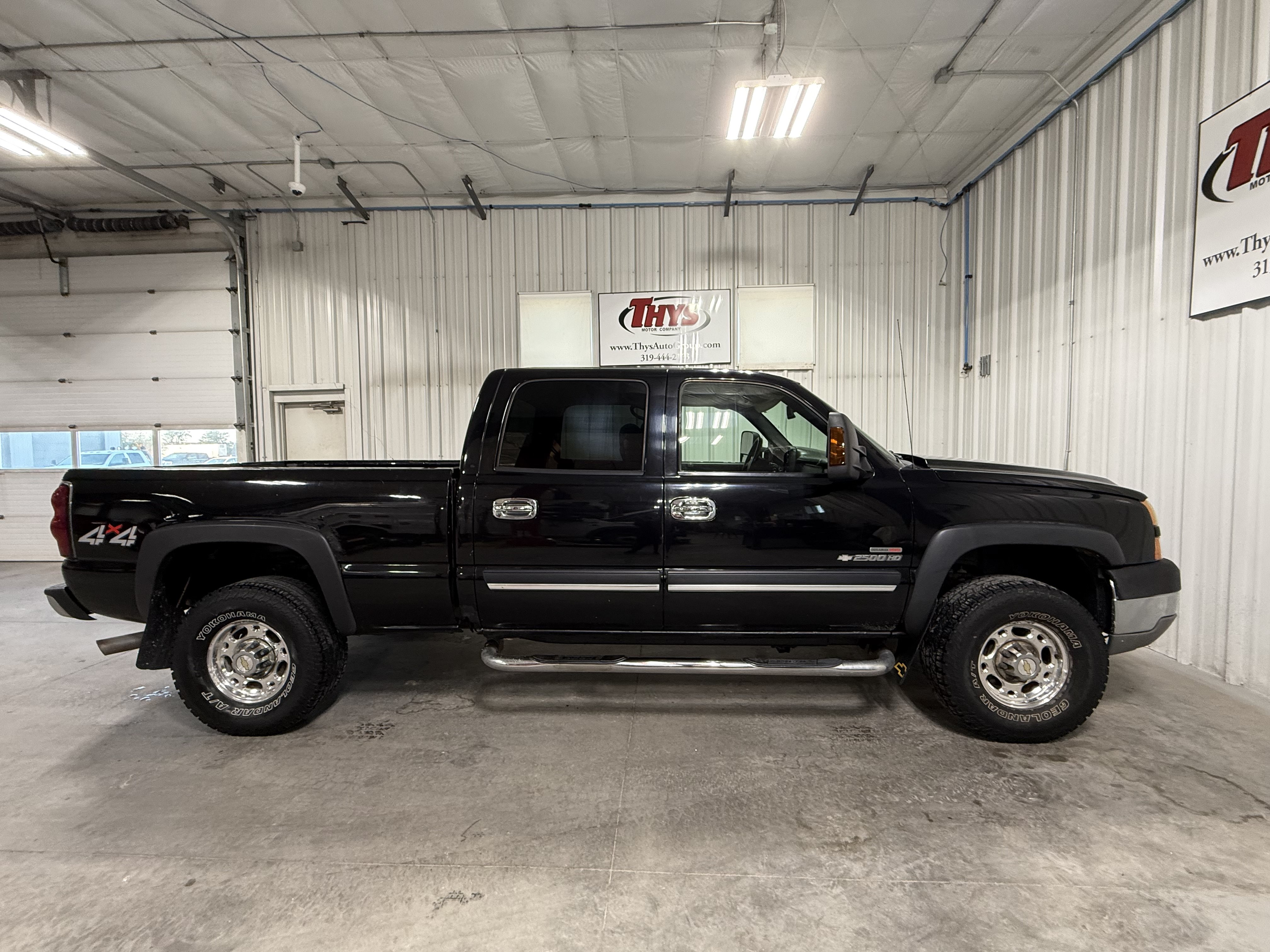Used 2005 Chevrolet Silverado 2500 4x4 Crew Cab image 2