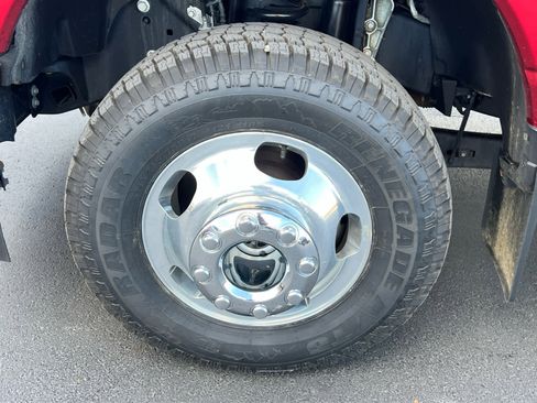 Certified 2025 Ford F350 Platinum image 13