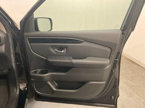 Used 2025 Honda Pilot EX-L image 23