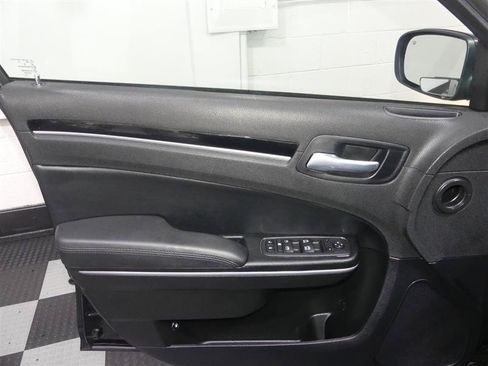 Used 2023 Chrysler 300 Touring w/ Sport Appearance Package RWD image 17