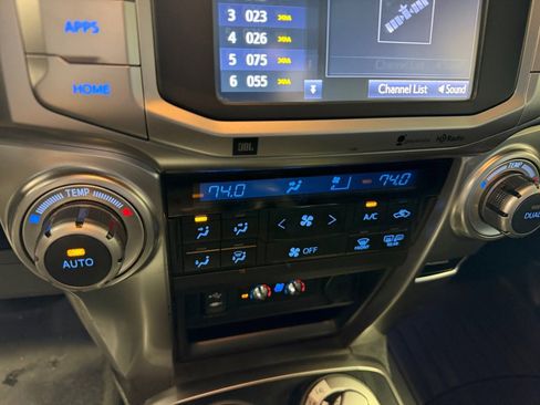 Used 2014 Toyota 4Runner Limited image 22