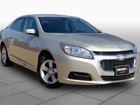 Used 2016 Chevrolet Malibu LT FWD image 2