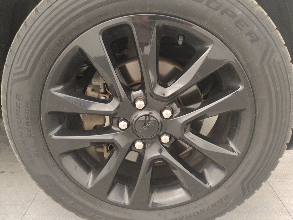 Used 2018 Jeep Grand Cherokee Altitude AWD/4WD image 31