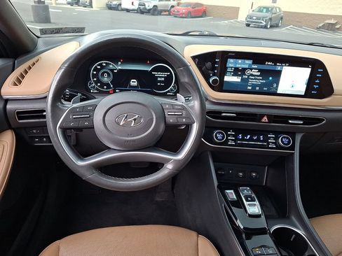 Used 2021 Hyundai Sonata Limited w/ Preferred Accessory Package FWD image 2