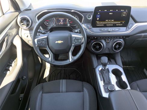 Used 2024 Chevrolet Blazer LT w/ Convenience Package FWD image 19