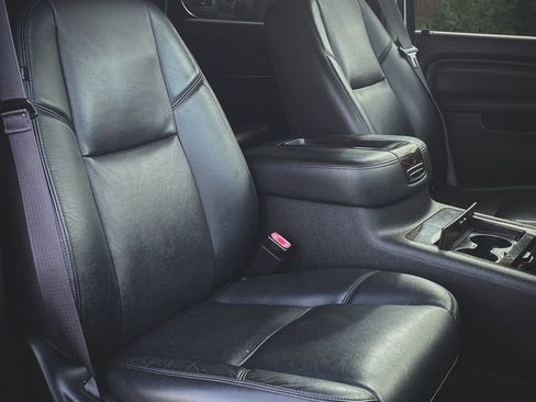 Used 2014 GMC Yukon Denali AWD/4WD image 17
