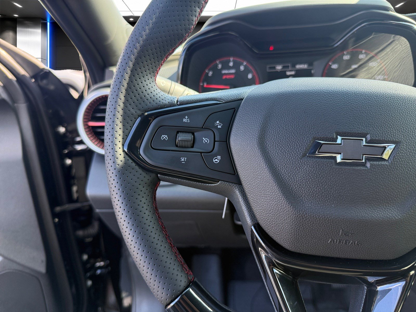 New 2026 Chevrolet Trax RS w/ Sunroof Package FWD image 24