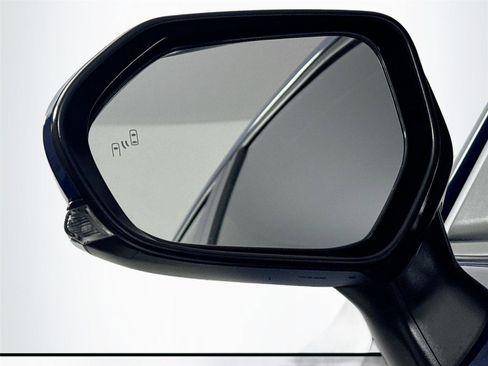 Used 2025 Toyota Camry SE image 10