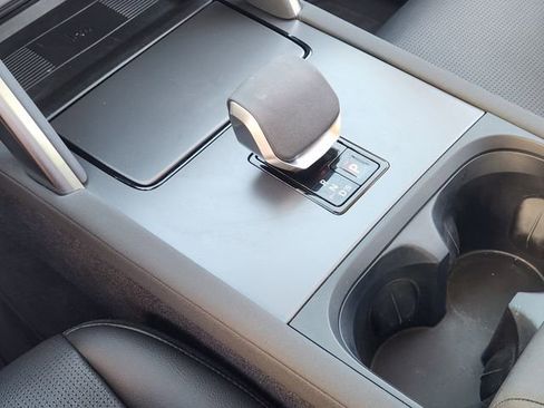 Used 2025 Land Rover Discovery Sport S image 19