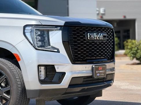 Used 2024 GMC Yukon Denali AWD/4WD image 8