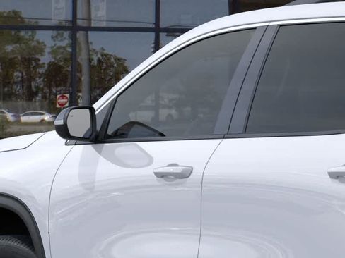 New 2027 Chevrolet Traverse LT w/ Driver Confidence Package FWD image 12