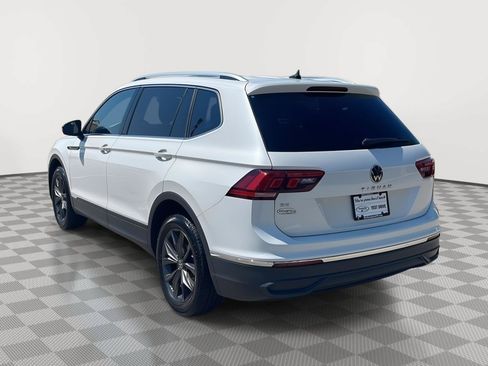 Used 2023 Volkswagen Tiguan SE w/ Panoramic Sunroof Package FWD image 7