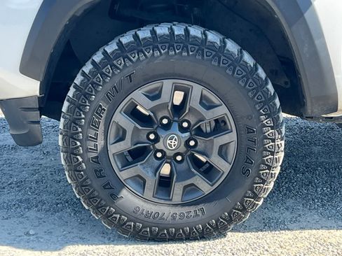 Used 2021 Toyota Tacoma SR5 w/ Trail Edition AWD/4WD image 12